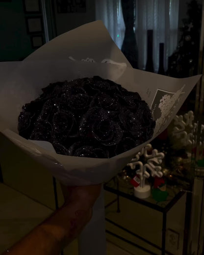 Buquê de Rosas com Glitter + Anel Solitário NewLove ❤️