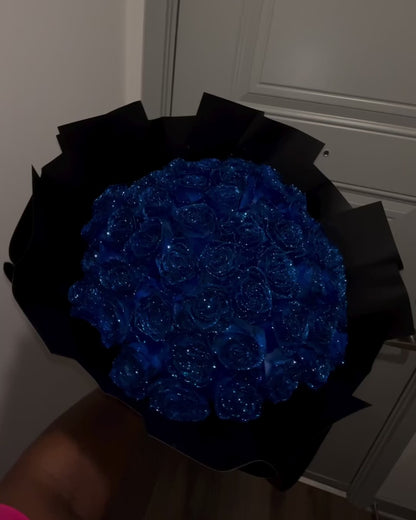Buquê de Rosas com Glitter + Anel Solitário NewLove ❤️