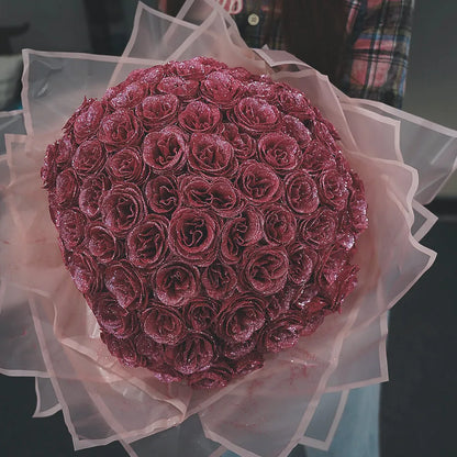 Buquê de Rosas com Glitter + Anel Solitário NewLove ❤️