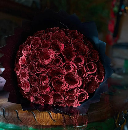 Buquê de Rosas com Glitter + Anel Solitário NewLove ❤️