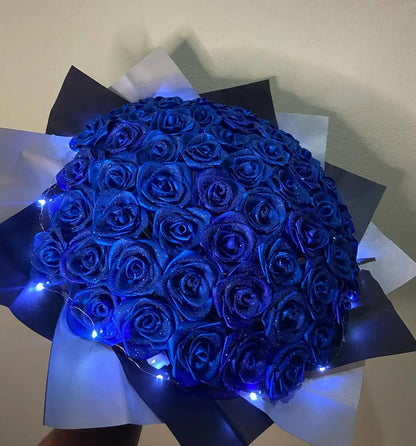 Buquê de Rosas com Glitter + Anel Solitário NewLove ❤️